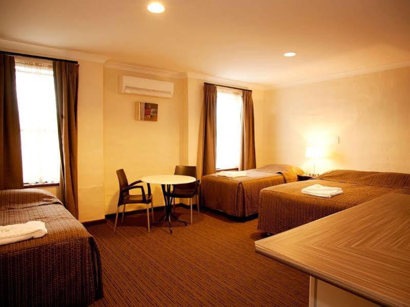 Prince Of Wales Hotel, Банбери Экстерьер фото